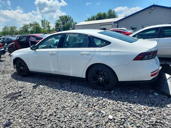 1HGCY1F48SA027161 2025 HONDA ACCORD - Image 2