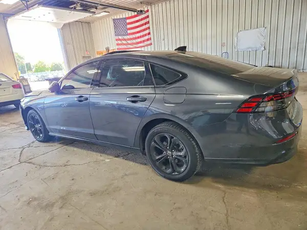 1HGCY1F48SA069913 2025 HONDA ACCORD - Image 2