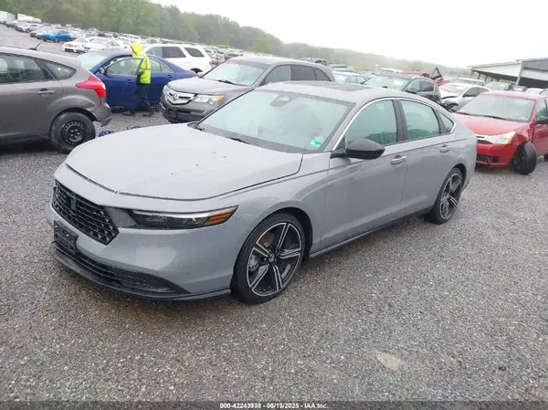1HGCY2F50SA038685 2025 HONDA ACCORD - Image 2