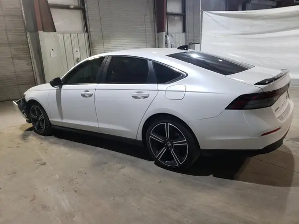 1HGCY2F56RA075427 2024 HONDA ACCORD - Image 2