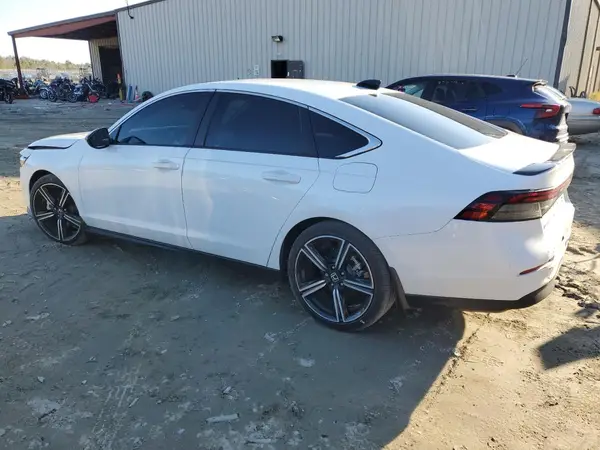 1HGCY2F57RA029718 2024 HONDA ACCORD - Image 2