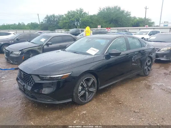 1HGCY2F57RA046437 2024 HONDA ACCORD - Image 2