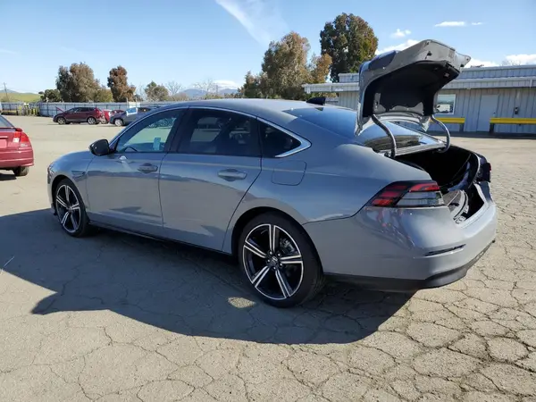1HGCY2F57RA055509 2024 HONDA ACCORD - Image 2