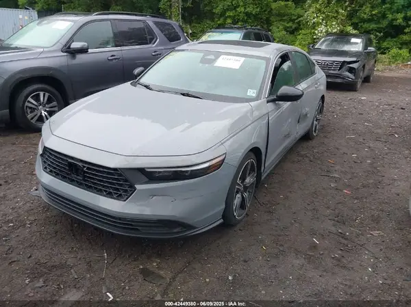 1HGCY2F57RA088025 2024 HONDA ACCORD - Image 2