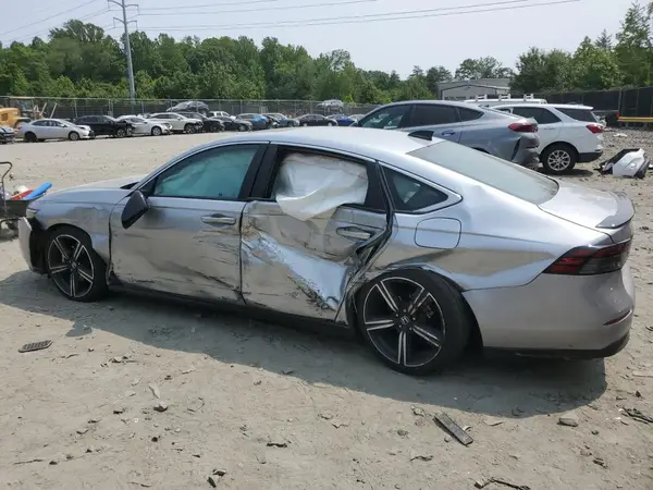 1HGCY2F58RA028318 2024 HONDA ACCORD - Image 2