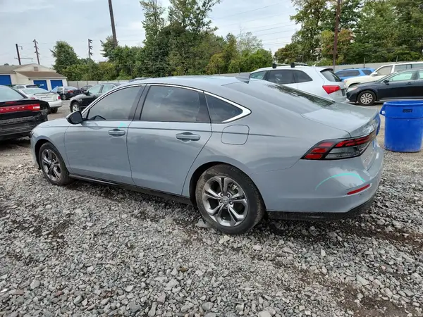 1HGCY2F60RA022201 2024 HONDA ACCORD - Image 2