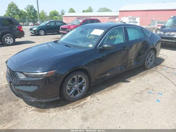 1HGCY2F63RA024556 2024 HONDA ACCORD - Image 2