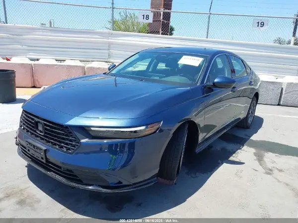 1HGCY2F63SA036292 2025 HONDA ACCORD - Image 2