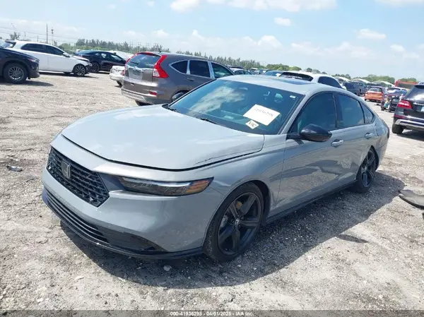 1HGCY2F71RA031207 2024 HONDA ACCORD - Image 2