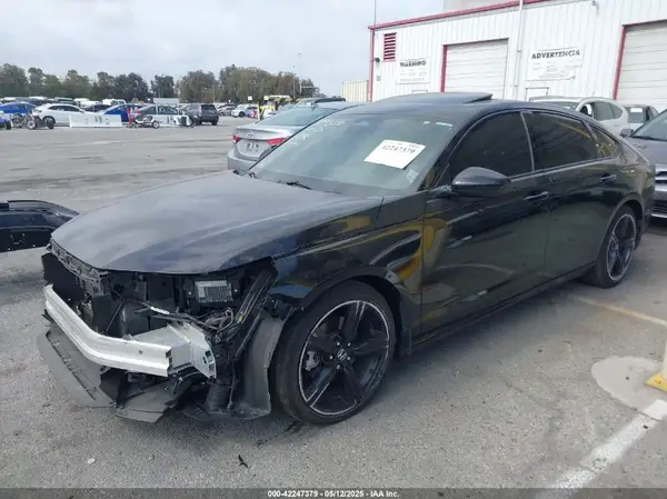 1HGCY2F74RA047952 2024 HONDA ACCORD - Image 2