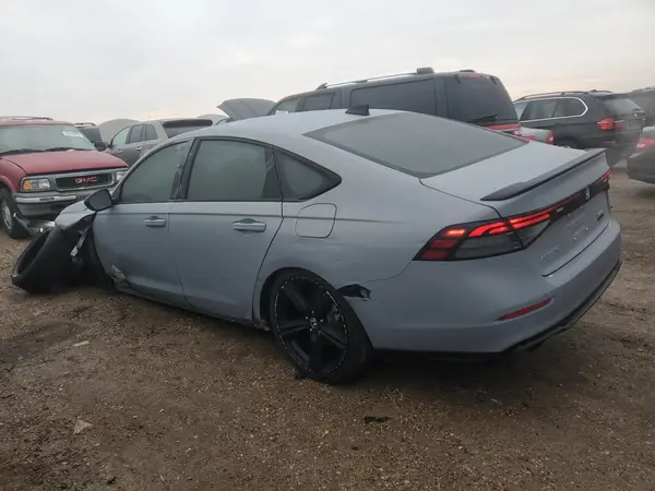 1HGCY2F74RA082829 2024 HONDA ACCORD - Image 2