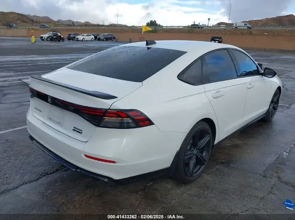 2023 HONDA ACCORD IAAI lot 41433262 auction photo 4