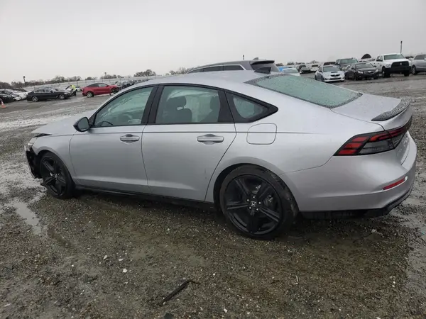 1HGCY2F79RA068165 2024 HONDA ACCORD - Image 2