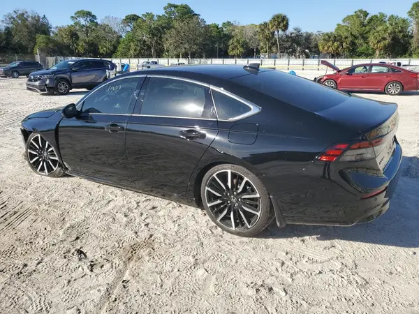 1HGCY2F87RA041104 2024 HONDA ACCORD - Image 2