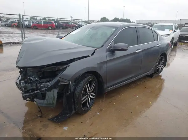 1HGTR3F90HA015907 2017 HONDA ACCORD - Image 2