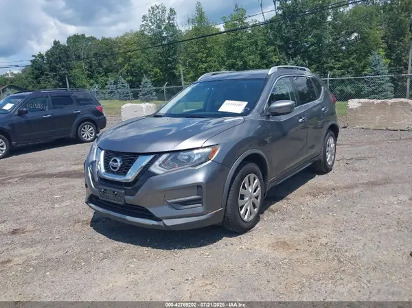 1KNMAT2MV1HP52501 2017 NISSAN ROGUE - Image 2