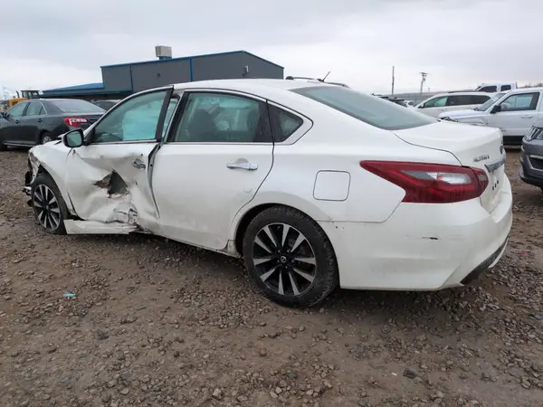 1N4AL2AP4JC153981 2018 NISSAN ALTIMA - Image 2