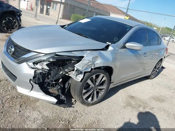 1N4AL3AP0GC113678 2016 NISSAN ALTIMA - Image 2