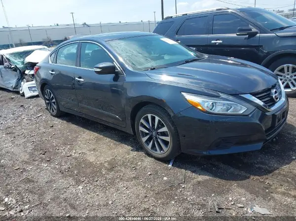 1N4AL3AP0GC137737 2016 NISSAN ALTIMA - Image 1