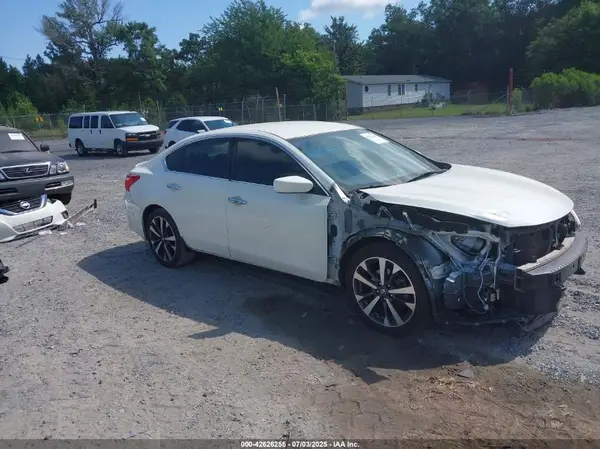 1N4AL3AP0GC142761 2016 NISSAN ALTIMA - Image 1