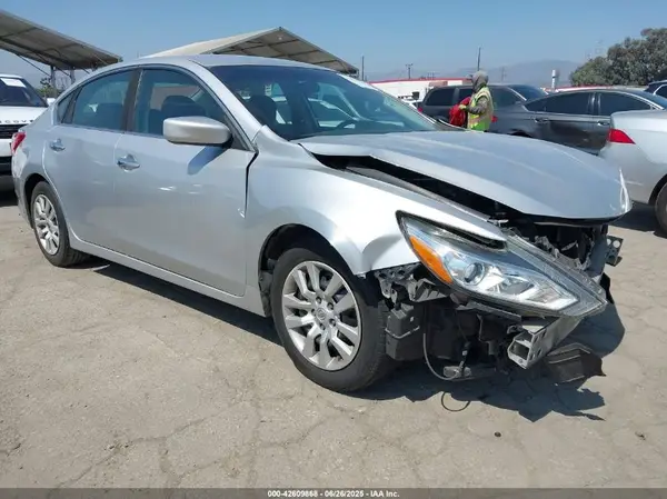 1N4AL3AP0GC165196 2016 NISSAN ALTIMA - Image 1