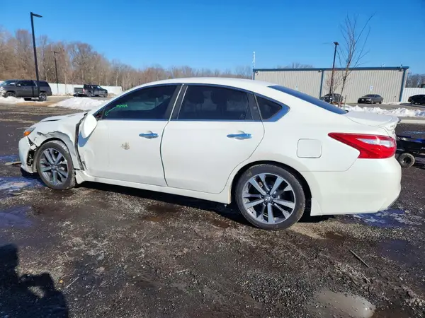 1N4AL3AP0GC183262 2016 NISSAN ALTIMA - Image 2