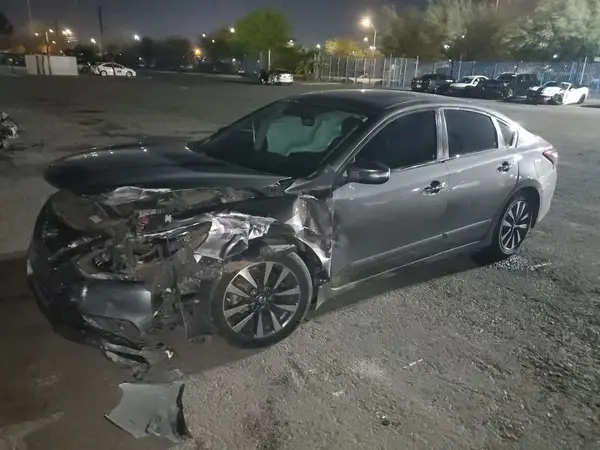 1N4AL3AP0GC246165 2016 NISSAN ALTIMA - Image 1