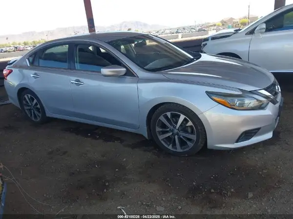 1N4AL3AP0GC261832 2016 NISSAN ALTIMA - Image 1