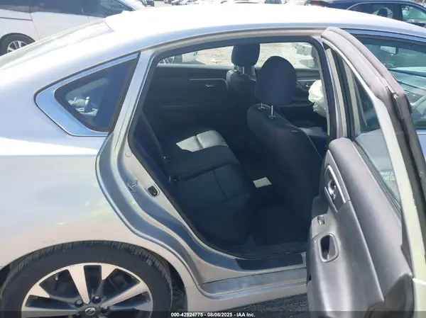 1N4AL3AP0GC266092 2016 NISSAN ALTIMA - Image 8