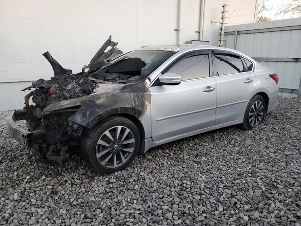 1N4AL3AP0GC285466 2016 NISSAN ALTIMA - Image 1