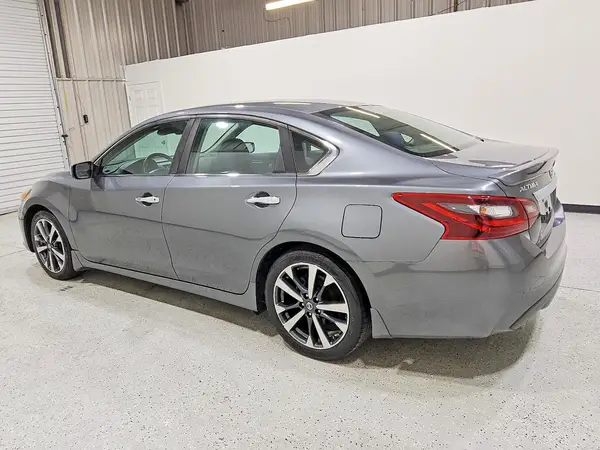 1N4AL3AP0HC109986 2017 NISSAN ALTIMA - Image 2