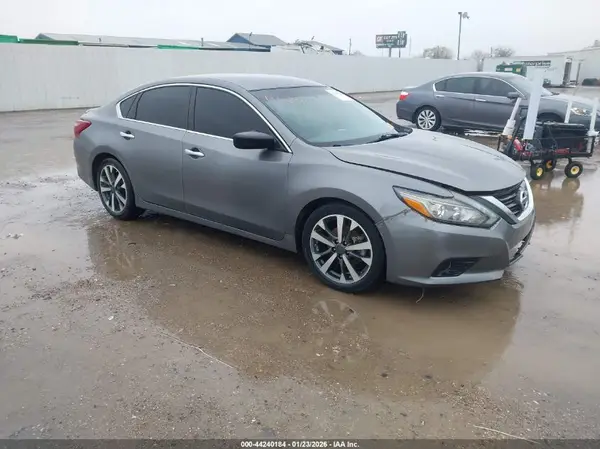 1N4AL3AP0HC114069 2017 NISSAN ALTIMA - Image 1