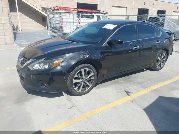 1N4AL3AP0HC115626 2017 NISSAN ALTIMA - Image 2