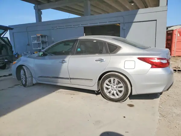 1N4AL3AP0HC117599 2017 NISSAN ALTIMA - Image 2
