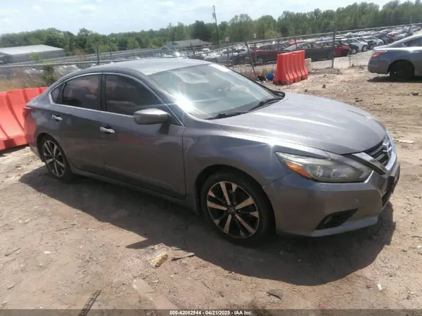 1N4AL3AP0HC119630 2017 NISSAN ALTIMA - Image 1