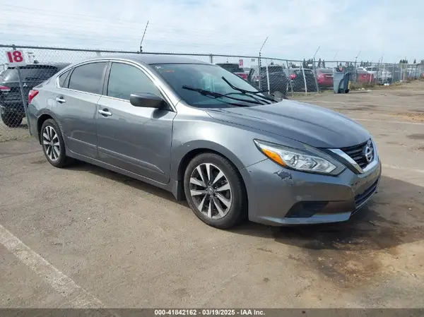 1N4AL3AP0HC123211 2017 NISSAN ALTIMA - Image 1