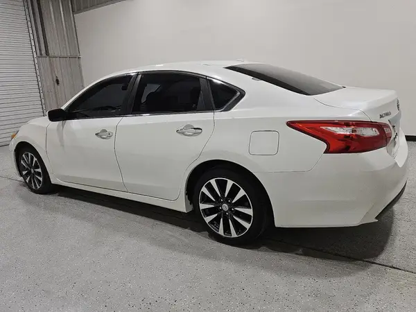 1N4AL3AP0HC123337 2017 NISSAN ALTIMA - Image 2