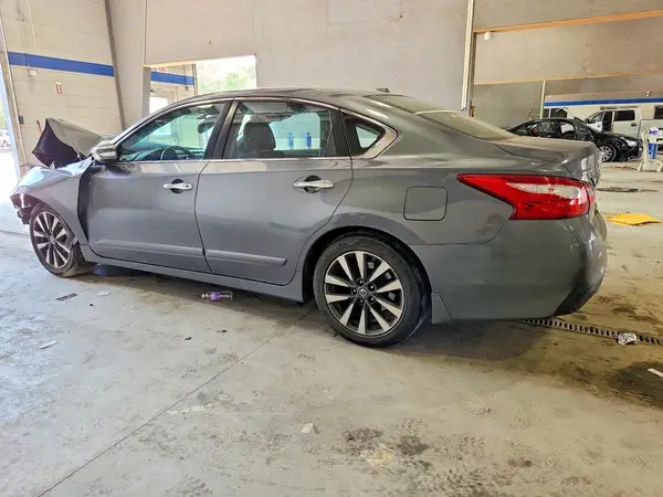 1N4AL3AP0HC125783 2017 NISSAN ALTIMA - Image 2