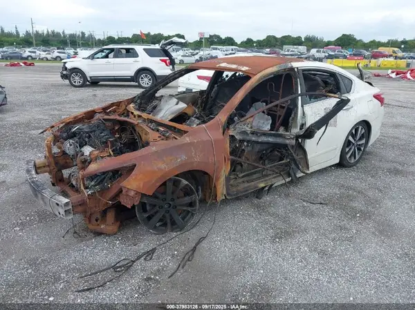 1N4AL3AP0HC131504 2017 NISSAN ALTIMA - Image 2