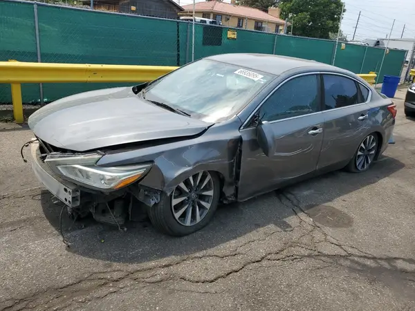 1N4AL3AP0HC135049 2017 NISSAN ALTIMA - Image 1