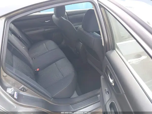 1N4AL3AP0HC135195 2017 NISSAN ALTIMA - Image 8
