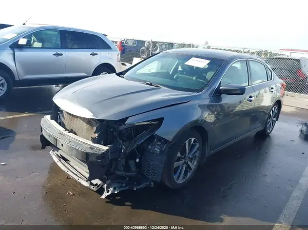 1N4AL3AP0HC136136 2017 NISSAN ALTIMA - Image 2