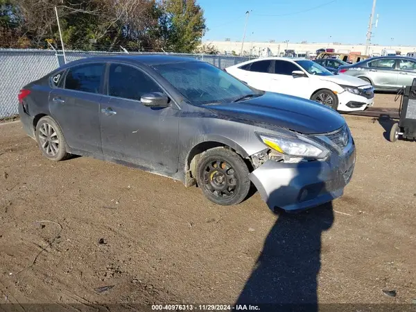1N4AL3AP0HC143958 2017 NISSAN ALTIMA - Image 1