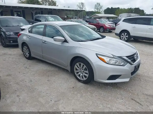 1N4AL3AP0HC155771 2017 NISSAN ALTIMA - Image 1