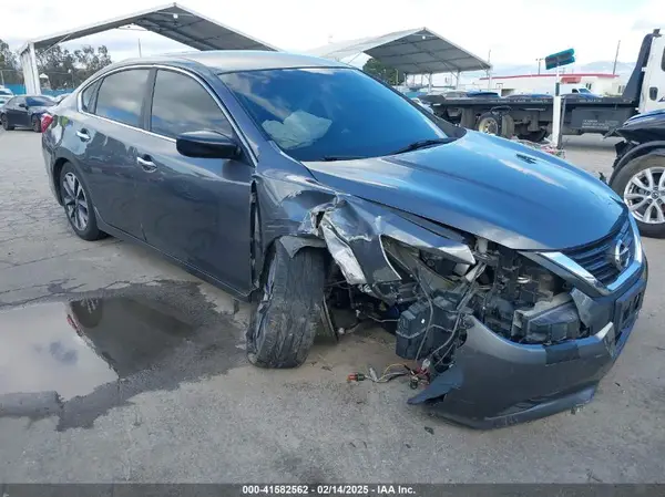 1N4AL3AP0HC156323 2017 NISSAN ALTIMA - Image 1