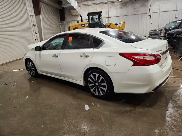 1N4AL3AP0HC157536 2017 NISSAN ALTIMA - Image 2