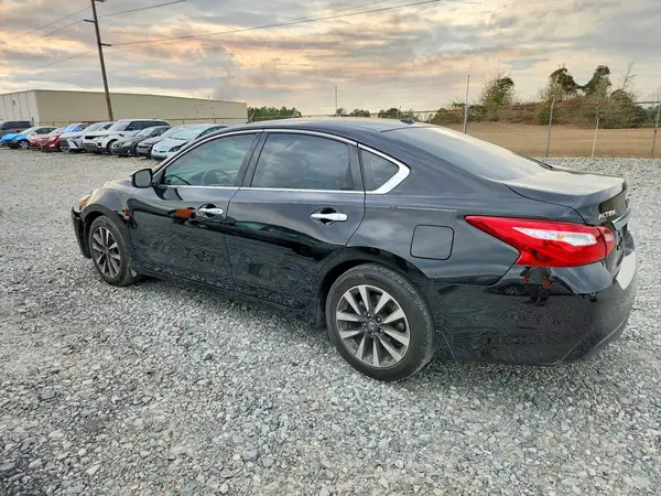 1N4AL3AP0HC161005 2017 NISSAN ALTIMA - Image 2