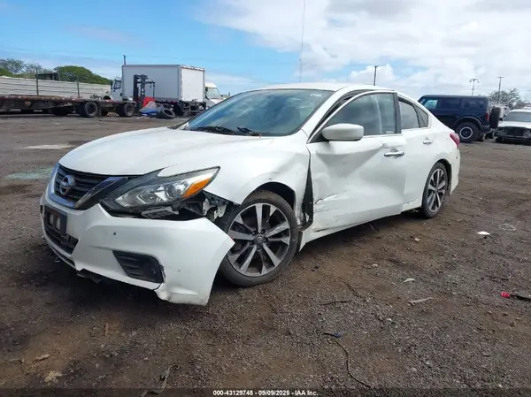 1N4AL3AP0HC165569 2017 NISSAN ALTIMA - Image 2