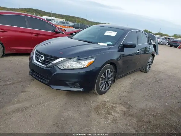 1N4AL3AP0HC166706 2017 NISSAN ALTIMA - Image 2