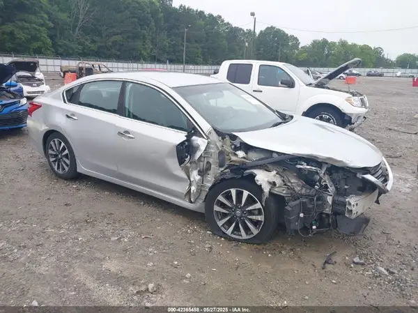 1N4AL3AP0HC175079 2017 NISSAN ALTIMA - Image 1